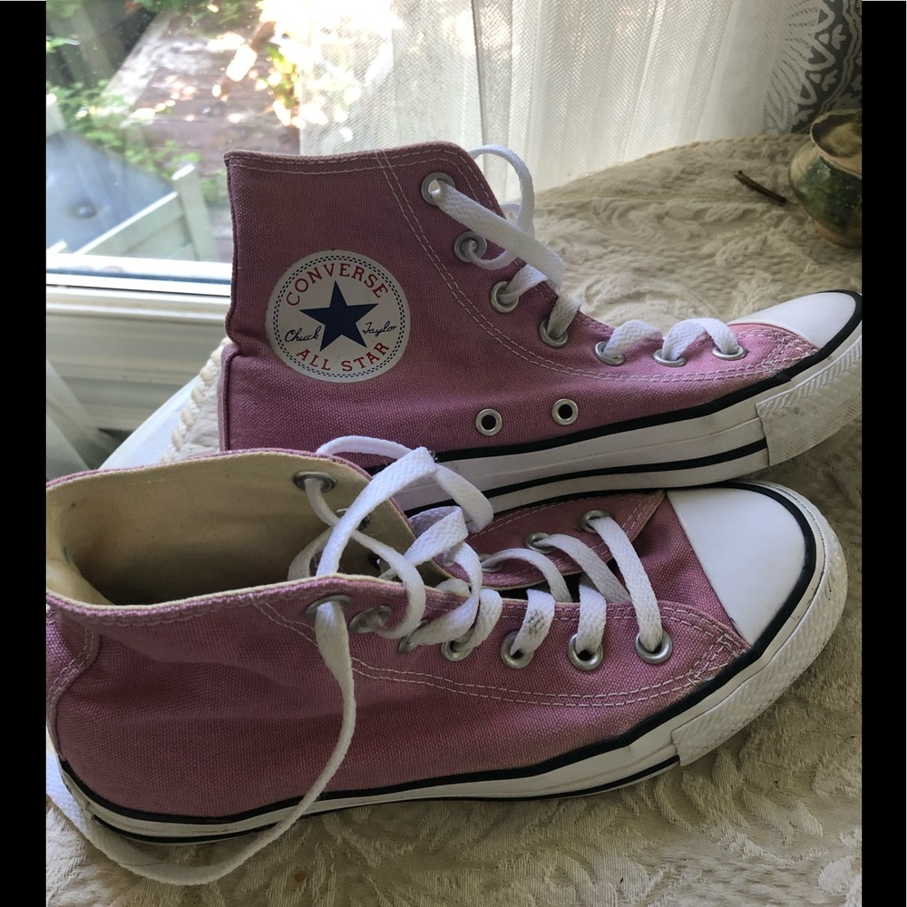 Pretty pink high top Converse-size 6.5